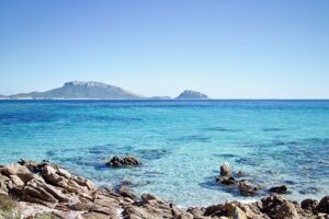 Corse ou Sardaigne ? Quel est le meilleur choix pour ses vacances ?