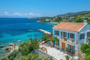 Kassiopi à Corfou : découvrez le village, ses attractions et activités incontournables